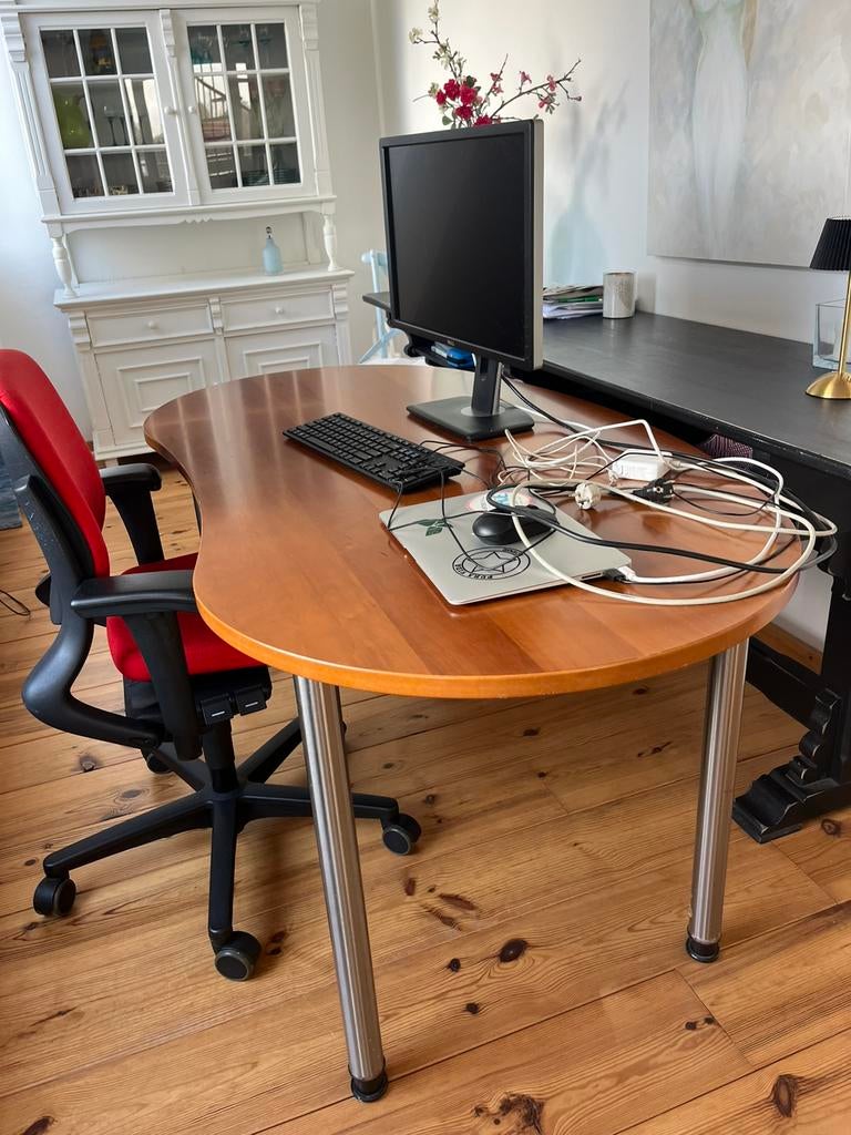 Bureau kersenhoutlook en chromen poten, Ophalen, Gebruikt