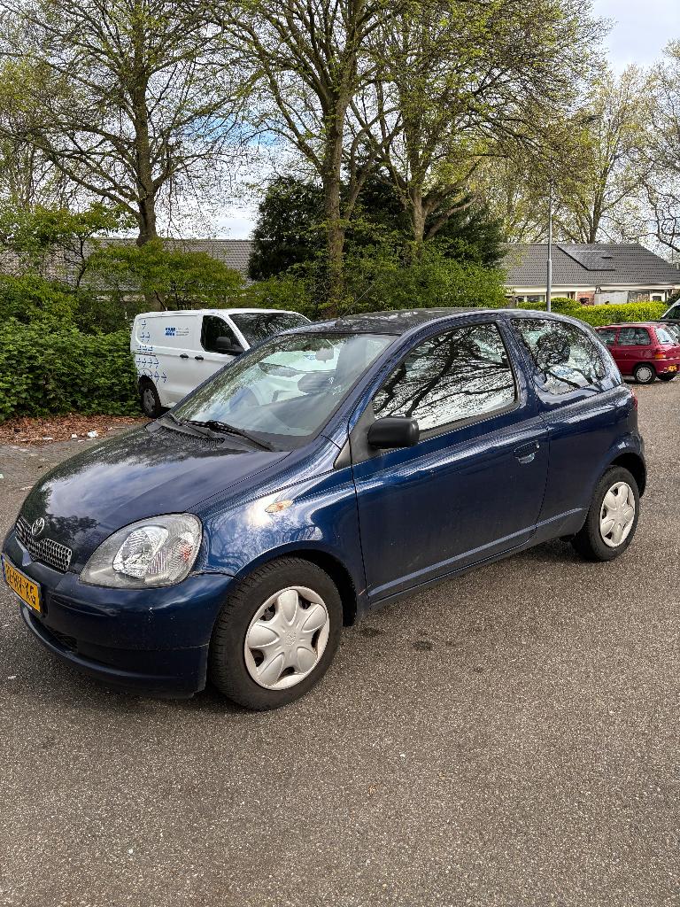 Toyota Yaris 1.3 16V 3DR AUT 2002 Blauw, 1299 cc, 4 cilinders, Origineel Nederlands, Grijs