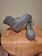 Stradivarius combat boots plateau zolen maat 35, Lage of Enkellaarzen, Ophalen of Verzenden, Zo goed als nieuw, Grijs