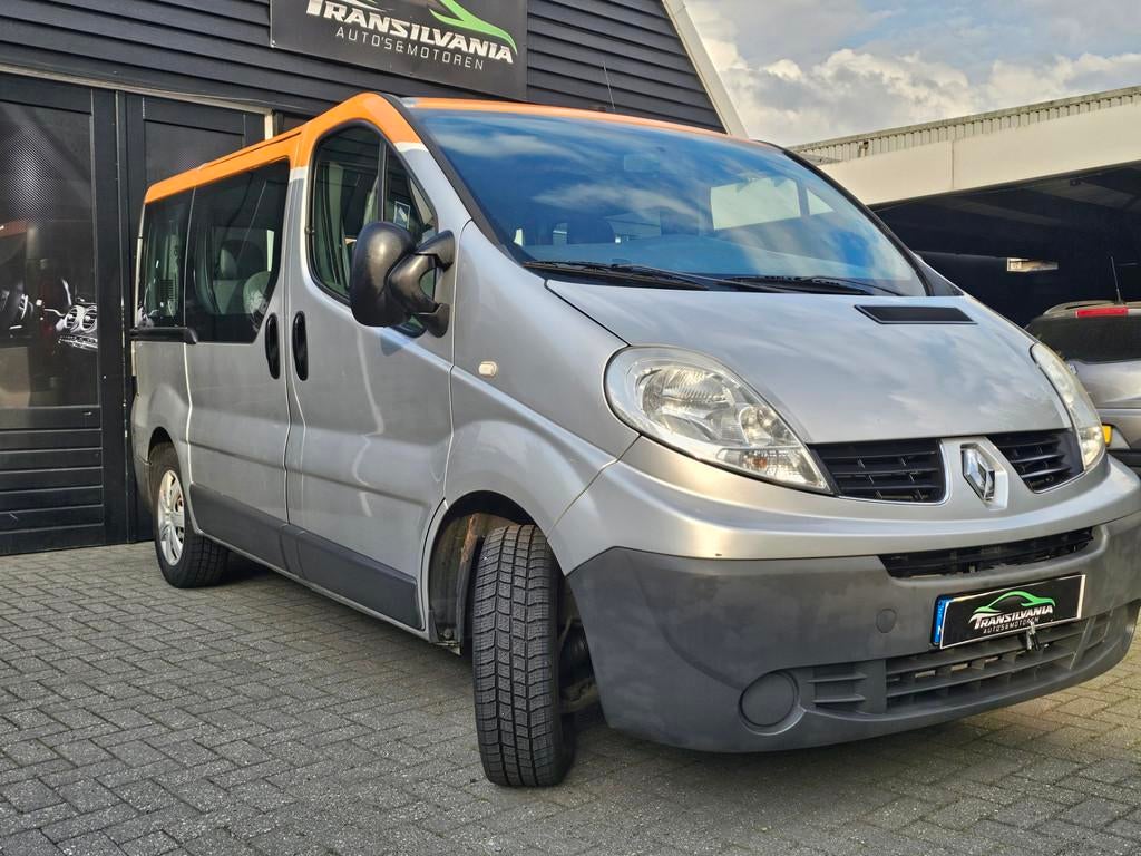 Renault Trafic Passenger 2.0 dCi T27 L1H1 Authentique/EURO5, Auto's, Renault, Euro 5, 8 stoelen, 1887 kg, Origineel Nederlands