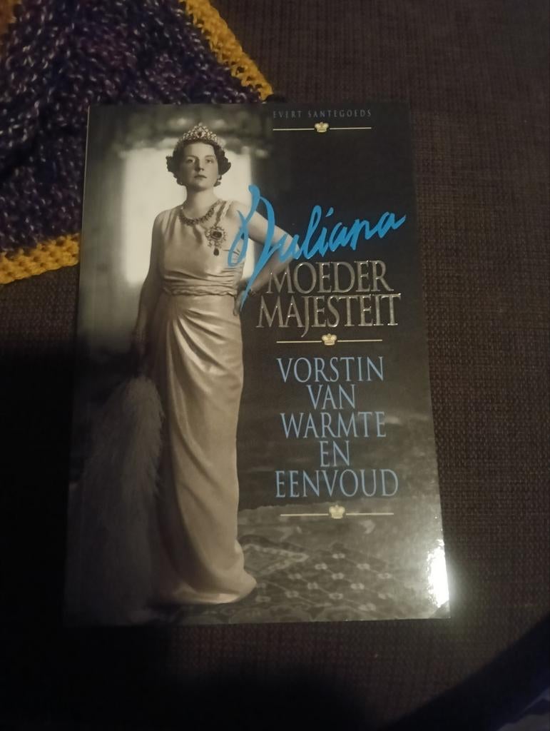 Juliana Moeder Majesteit Vorstin van Warmte en Eenvoud, Boeken, Biografieën, Ophalen of Verzenden