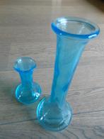 Te koop: 2 Vaasjes, glas, blauw, aquamarijn, vaas, vazen, Huis en Inrichting, Woonaccessoires | Vazen, Blauw, Nieuw, Ophalen of Verzenden