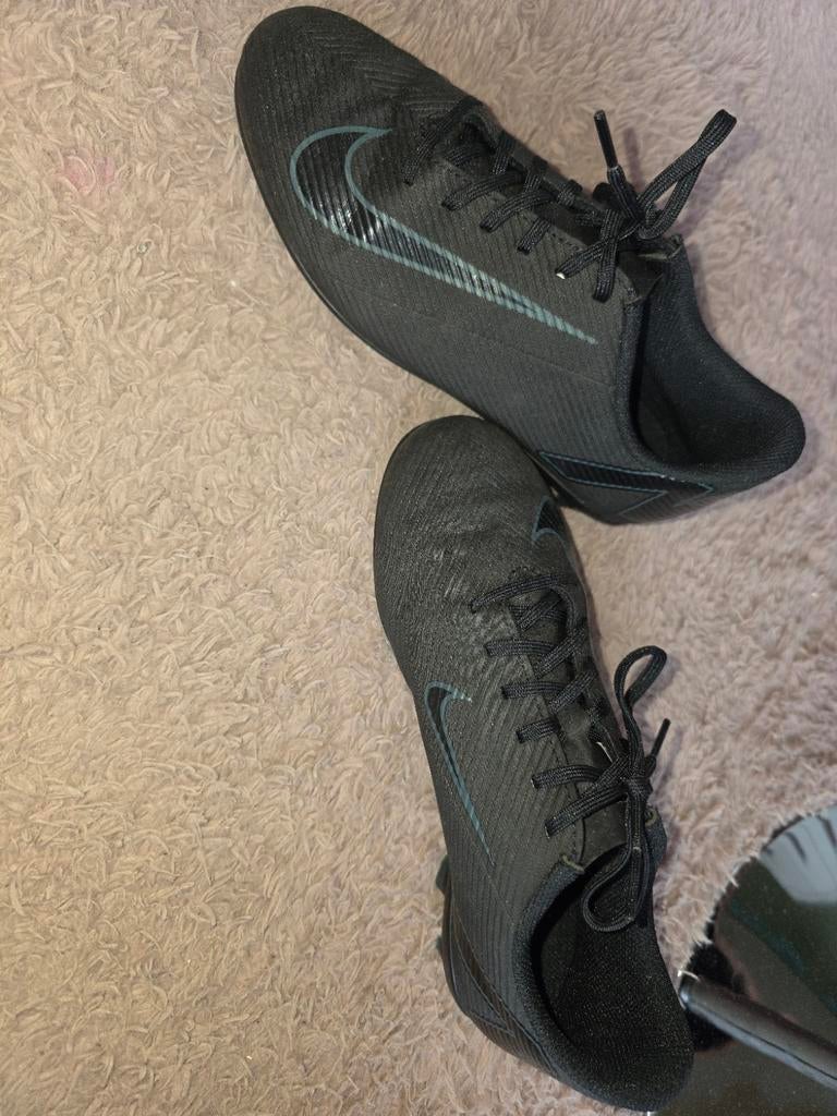 Nike voetbalschoenen maat 37,5, Sport en Fitness, Voetbal, Maat XS of kleiner, Ophalen, Zo goed als nieuw, Schoenen