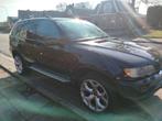 BMW X5 4.4 I AUT 2000 Zwart, Auto's, Automaat, Bluetooth, 138 €/maand, Zwart