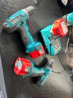 Schroefboormachine 2 stuks met laders maar kappotte accus, Doe-het-zelf en Verbouw, Gereedschap | Boormachines, Ophalen of Verzenden