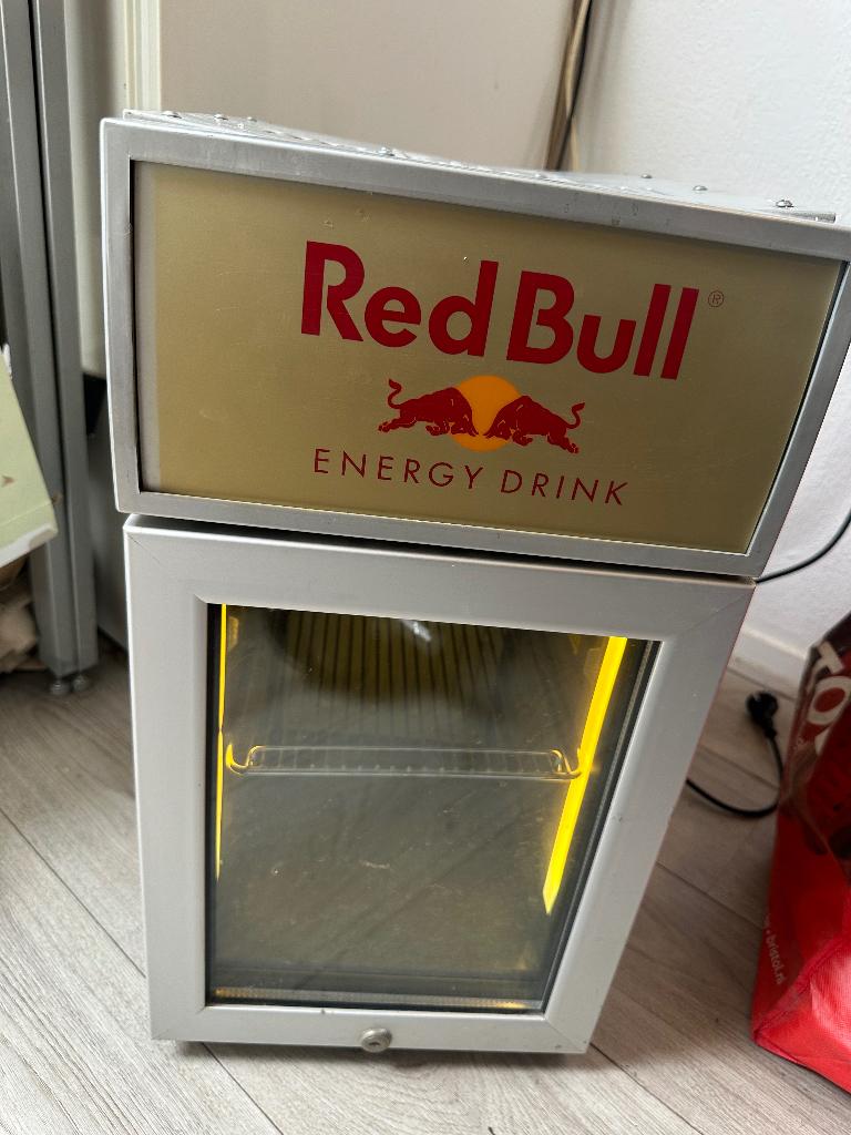 Redbull mini ijskast, Ophalen, Minder dan 75 liter, Zonder vriesvak, Gebruikt