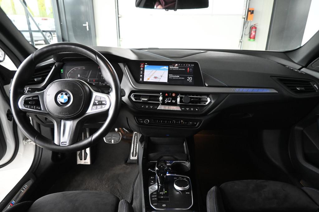 BMW 2 Serie Gran Coupé 218i Executive Edition M-Pakket Auto, Stof, Gebruikt, 1350 kg, Met garantie (alle)
