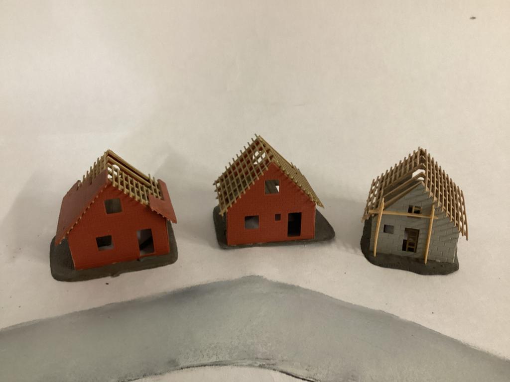 Treinhuisjes H0 - Bouwerij 3 stuks, Hobby en Vrije tijd, Modeltreinen | H0, Overige merken, Gebruikt, Gelijkstroom, Verzenden