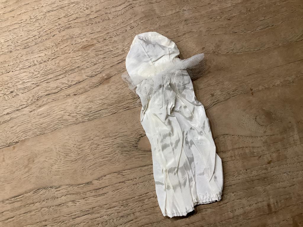 Barbie jurk, Verzamelen, Poppen, Ophalen of Verzenden, Gebruikt, Kleertjes