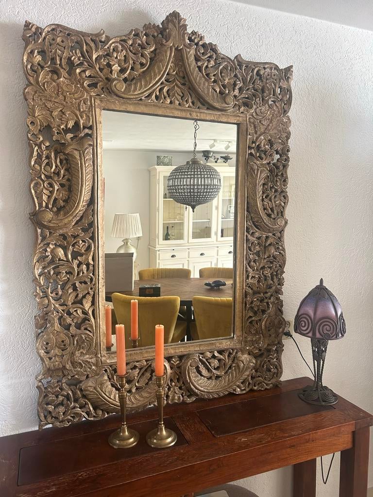 Kuif spiegel met bewerkte houten lijst, Gebruikt, Ophalen of Verzenden, 100 tot 125 cm, 150 tot 200 cm