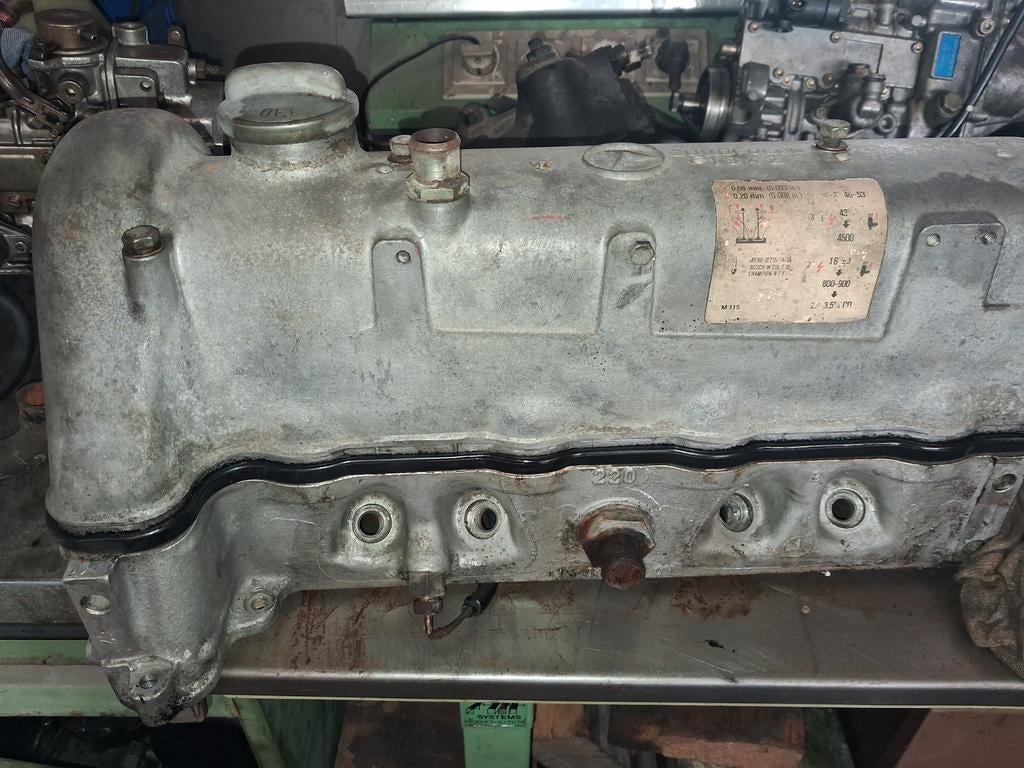 Krat vol Mercedes w123 onderdelen, Auto-onderdelen, Motor en Toebehoren, Ophalen of Verzenden, Mercedes-Benz