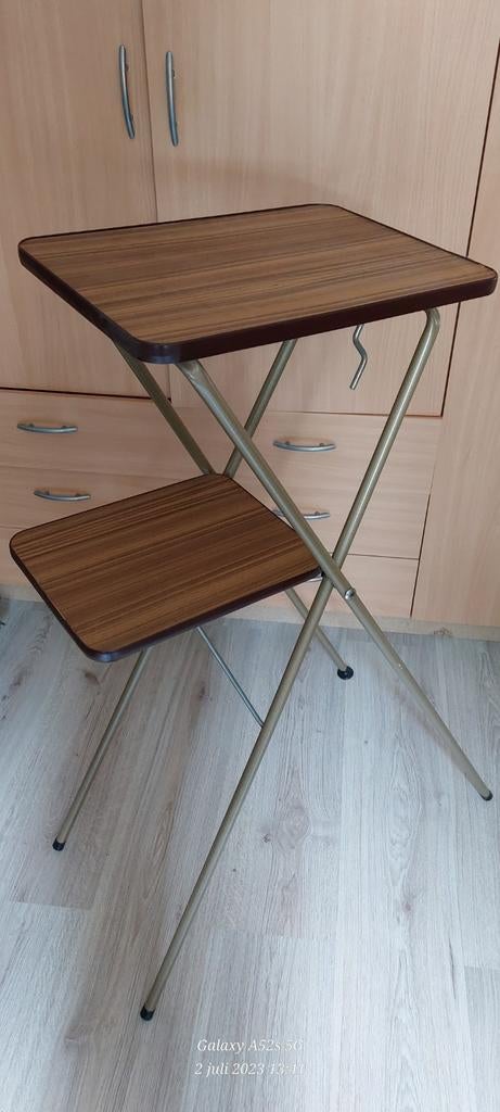 Vintage bijzettafel met opklapbare poten, Ophalen, Gebruikt