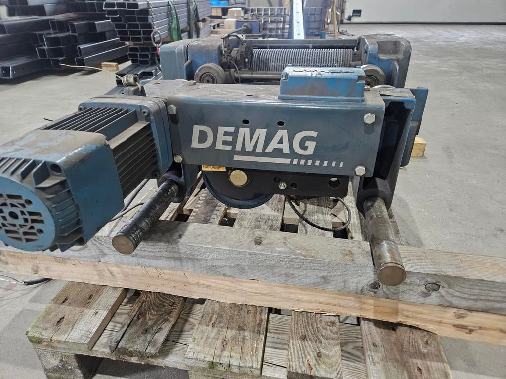 Demag hijskat, takel, staaldraadtakel, Ophalen