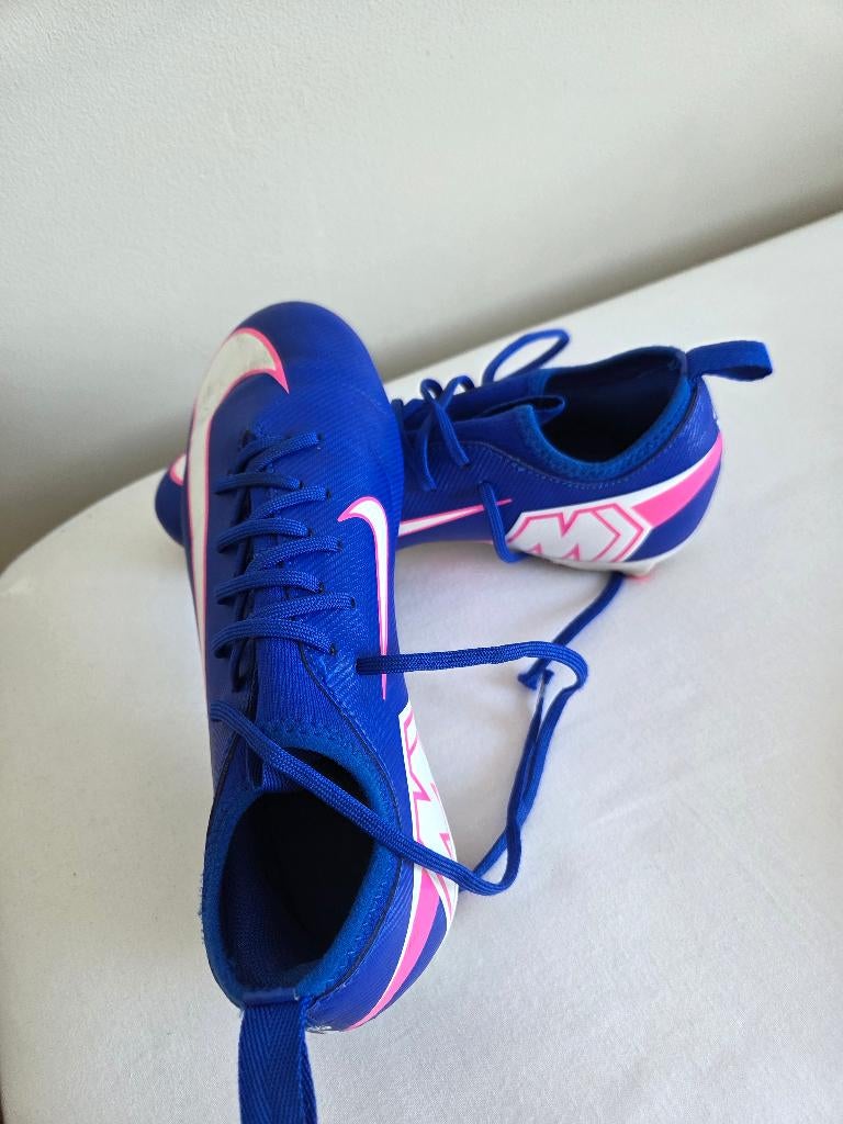 Nike voetbalschoenen maat 36, Verzenden, Maat XS of kleiner, Schoenen, Zo goed als nieuw