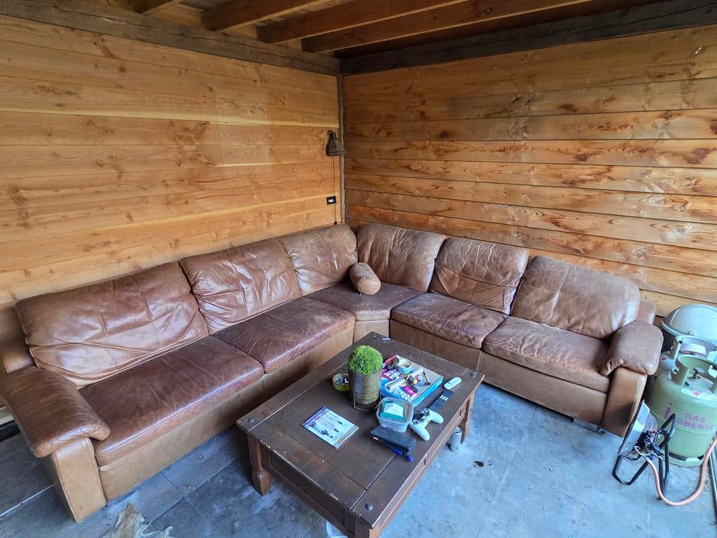 Leren bank 3.20 x 3 meter gebruikt in overkapping., Ophalen, Gebruikt, 75 tot 100 cm