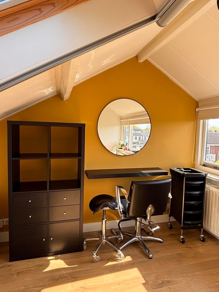 Kapsalon meubels. Werk kar, kappersfiets, etc. Exc pompstoel, Diensten en Vakmensen, Kappers en Thuiskappers, Knippen