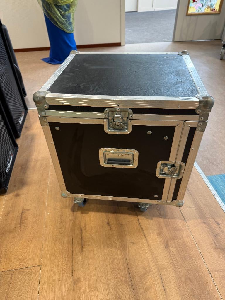 flightcase op zwenkwielen, Muziek en Instrumenten, Behuizingen en Koffers, Ophalen, Gebruikt, Overige instrumenten, Flightcase