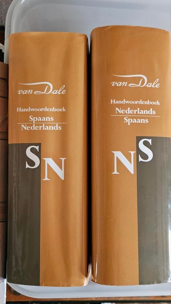 Van Dale Handwoordenboek Nederlands Spaans, studieboeken..., Ophalen of Verzenden, Zo goed als nieuw