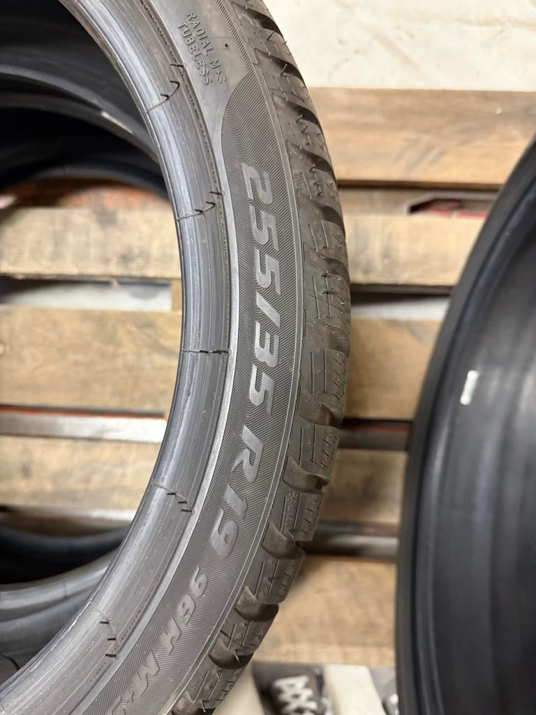 Z.G.A.N. Pirelli Sottozero 3 winterbanden BMW 19 inch, Auto-onderdelen, Banden en Velgen, 19 inch, Gebruikt, Band(en), Personenwagen