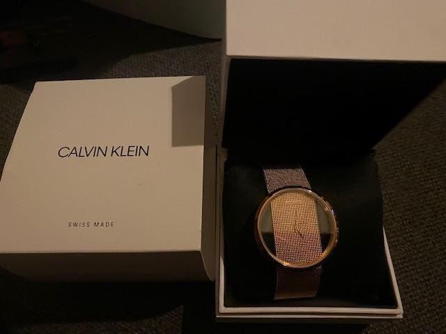 Dameshorloge van Calvin Klein, goudkleurig nieuw met doosje, Sieraden, Tassen en Uiterlijk, Horloges | Dames, Overige merken, Staal