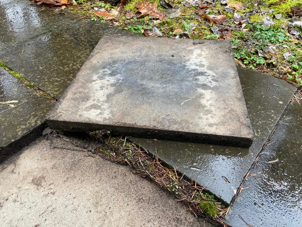 Gebruikte Belgisch grijs-zwart natuursteen tegels 40x40x3cm, Ophalen, Gebruikt, Natuursteen, Terrastegels