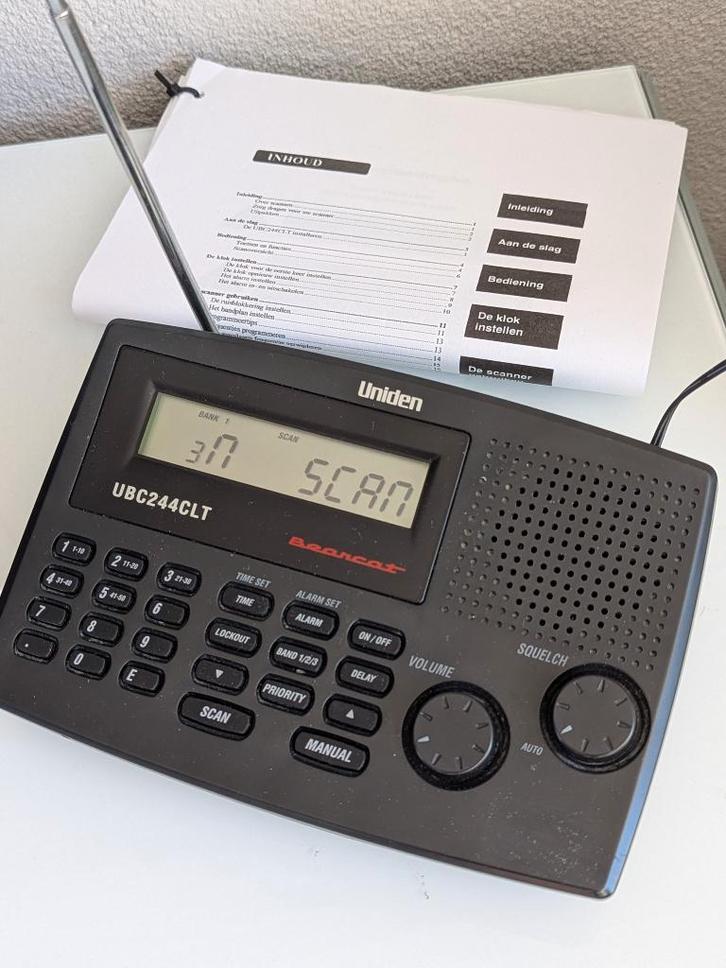 Uniden bearcat Scanner UBC 244CLT, Telecommunicatie, Scanners, Zo goed als nieuw, 30 tot 200 kanalen, Ophalen of Verzenden