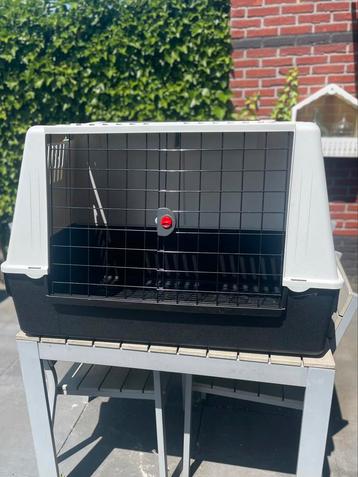 FERPLAST Reisbench grijs beschikbaar voor biedingen
