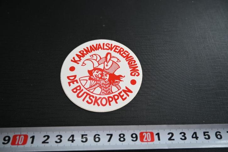 sticker carnaval helmond de butskoppen (rood), Verzamelen, Stickers, Zo goed als nieuw, Ophalen