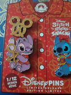 Disney Parks Stitch Attacks Snacks Mickey Pretzel Pin, Verzamelen, Disney, Nieuw, Mickey Mouse, Ophalen of Verzenden