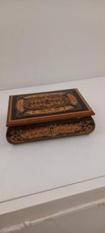 Oude sieradenkist met slot, Antiek en Kunst, Ophalen of Verzenden