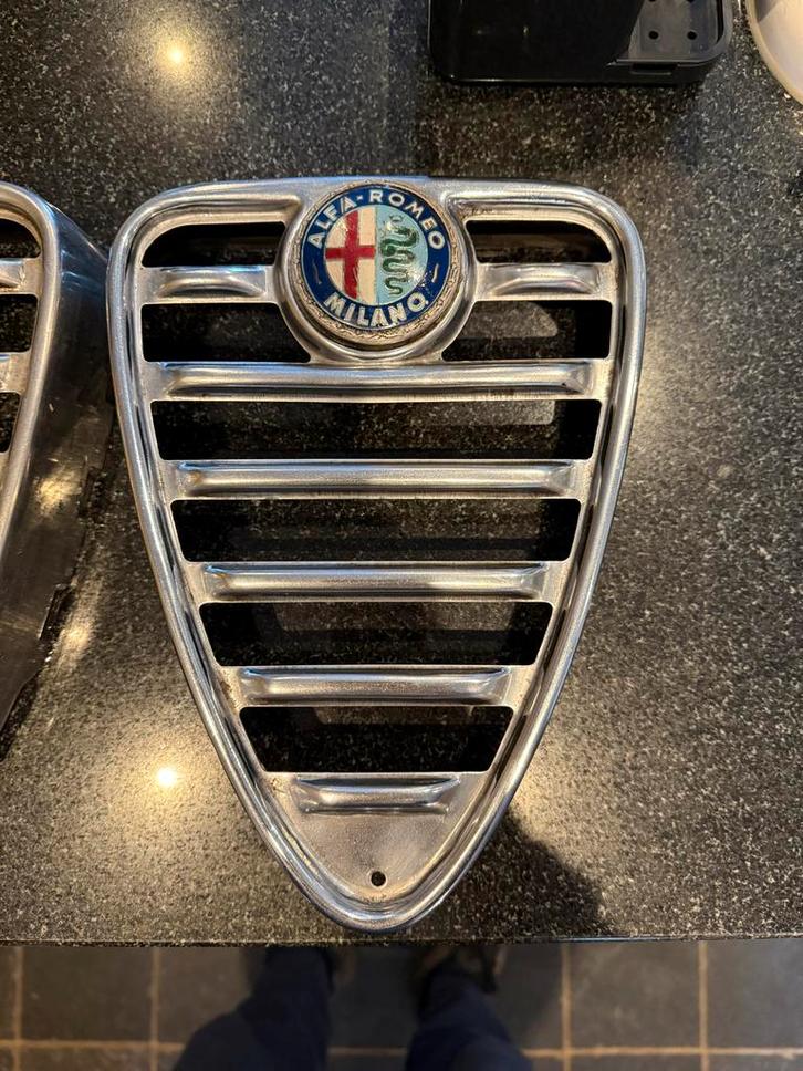 Alfa Romeo Grill Harten, Auto-onderdelen, Carrosserie en Plaatwerk, Bumper, Alfa Romeo, Voor, Gebruikt, Ophalen of Verzenden