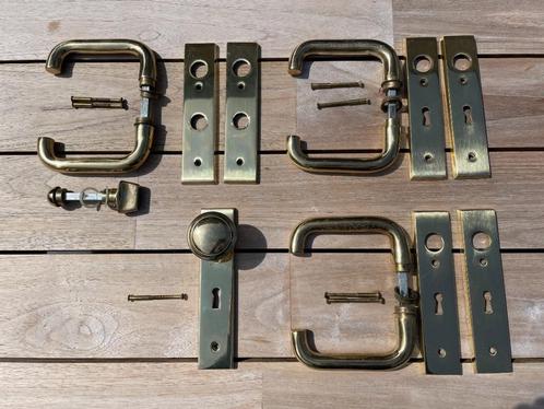 Complete set massief messing deurbeslag – eind jaren ’70, Doe-het-zelf en Verbouw, Hang- en Sluitwerk, Gebruikt, Klink of Kruk