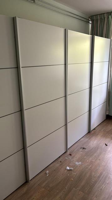 3 mooie kleding kasten. 200x60cm beschikbaar voor biedingen