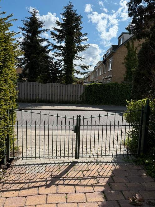IJzeren poort 3,20 meter breed in goede staat., Tuin en Terras, Tuinpoorten, Gebruikt, Draaipoort, IJzer, 100 tot 150 cm, 200 cm of meer