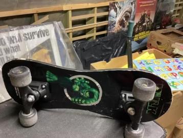 Skateboard en Step in 1 van de Hulk beschikbaar voor biedingen