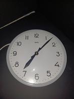 Vintage electrische klok NUFA., Antiek en Kunst, Antiek | Klokken, Ophalen of Verzenden