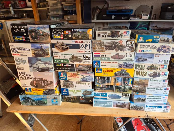 Partij 1/35 militaire voertuig bouwdozen, Hobby en Vrije tijd, Modelbouw | Auto's en Voertuigen, Zo goed als nieuw, Tank, 1:32 tot 1:50