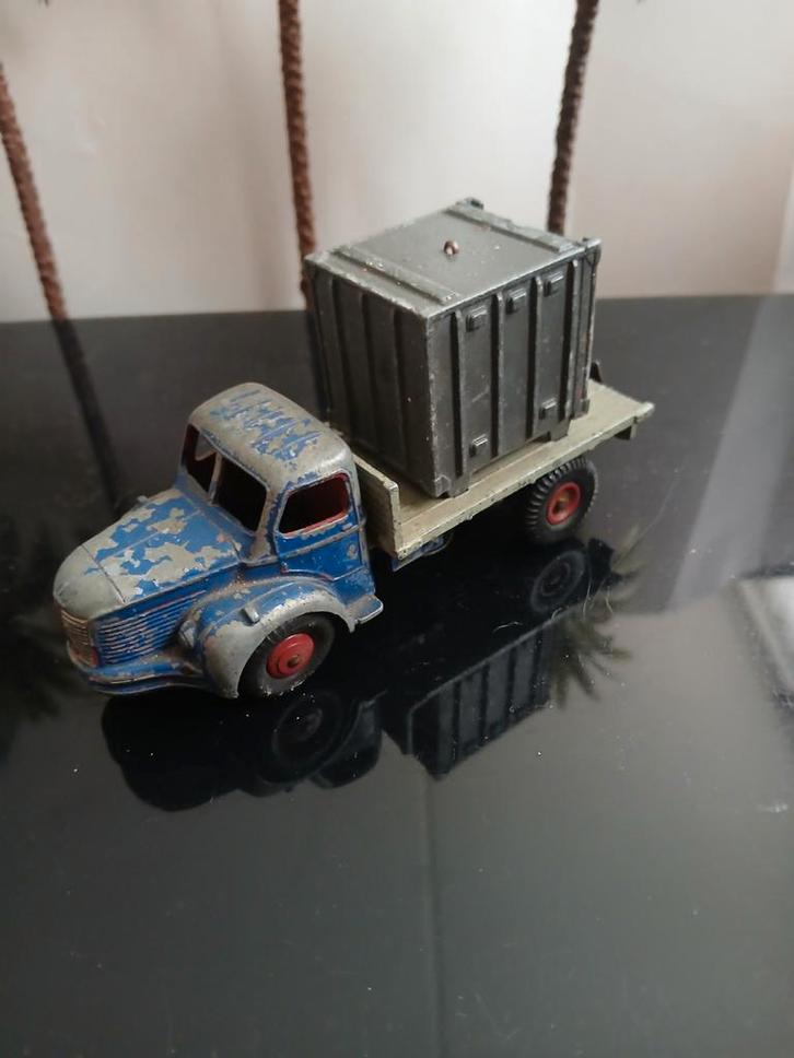 Berliet "34" containerwagen. Dinky toys France, Hobby en Vrije tijd, Modelauto's | 1:43, Gebruikt, Auto, Dinky Toys, Ophalen of Verzenden
