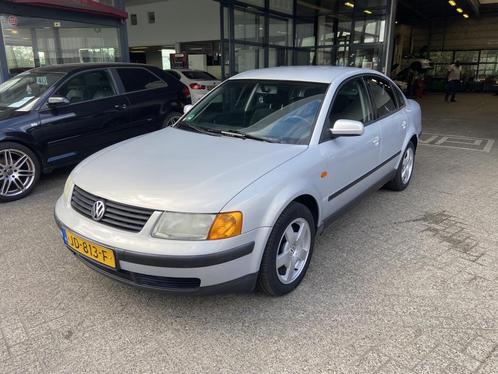 Volkswagen Passat 1.6, Auto's, Volkswagen, Bedrijf, Passat, ABS, Airbags, Airconditioning, Centrale vergrendeling, Elektrische buitenspiegels