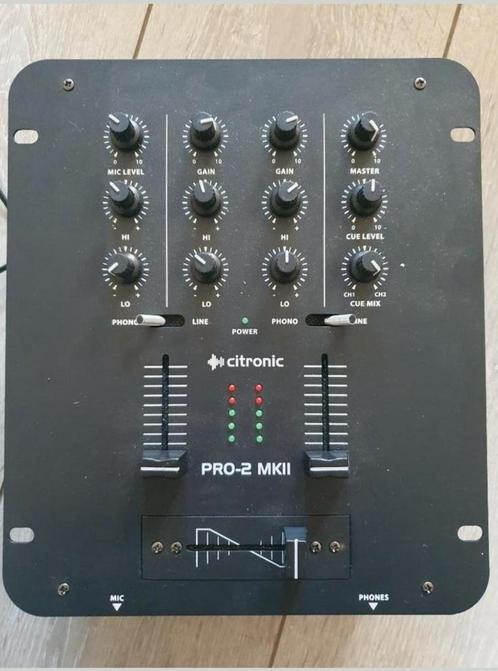 De PRO-2 MKII tweekanaals mixer, Muziek en Instrumenten, Mengpanelen, Zo goed als nieuw, Microfooningang, Ophalen of Verzenden