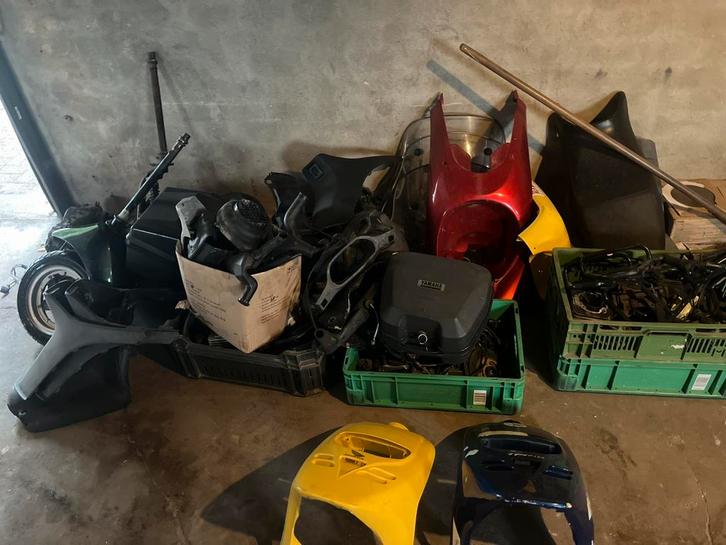 Partij Piaggio tph en skr onderdelen ruilen, Motoren, Tuning en Styling, Ophalen of Verzenden
