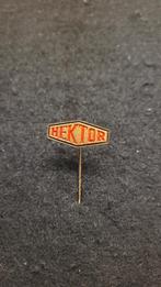 Hektor melkmachine speldje, Verzamelen, Verzenden, Zo goed als nieuw, Merk, Speldje of Pin