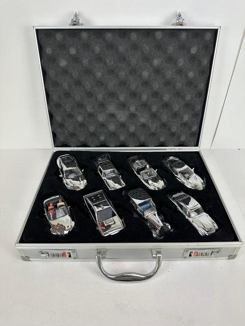 Corgi Exclusieve James Bond Modelauto Set 8 Zilveren Auto's, Hobby en Vrije tijd, Modelauto's | 1:43, Nieuw, Auto, Overige merken