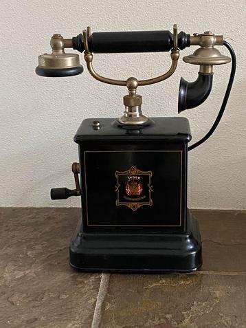Te koop, antieke telefoon beschikbaar voor biedingen
