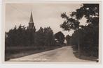 Herveld Hoogstraat met RK kerk, Verzamelen, Ansichtkaarten | Nederland, Ophalen of Verzenden, 1940 tot 1960, Gelopen, Gelderland