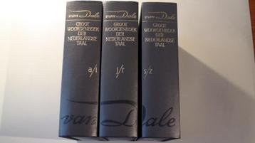 Van Dale groot woordenboek der Nederlandse taal beschikbaar voor biedingen