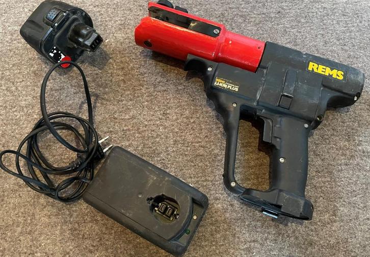 PERSTANG, waterleiding, koppeling persen,  waterleiding pers, Hobby en Vrije tijd, Overige Hobby en Vrije tijd, Zo goed als nieuw