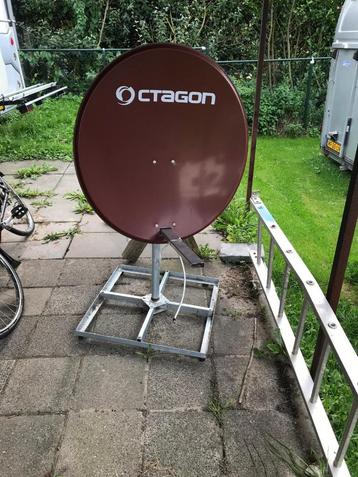 schotelantenne beschikbaar voor biedingen