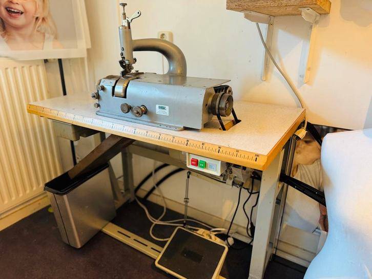 Schalmmachine leerbewerkingsmachine, Hobby en Vrije tijd, Naaimachines en Toebehoren, Gebruikt, Naaimachine, Overige merken, Industrieel