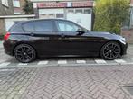 BMW 1-serie 118i Executive M2 COMPETITION LEER, Auto's, BMW, Gebruikt, Origineel Nederlands, 650 kg, 3 cilinders